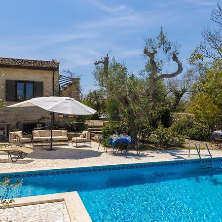 Casa Ulmi Con Piscina Bed and Breakfast Uggiano La Chiesa Exteriör bild