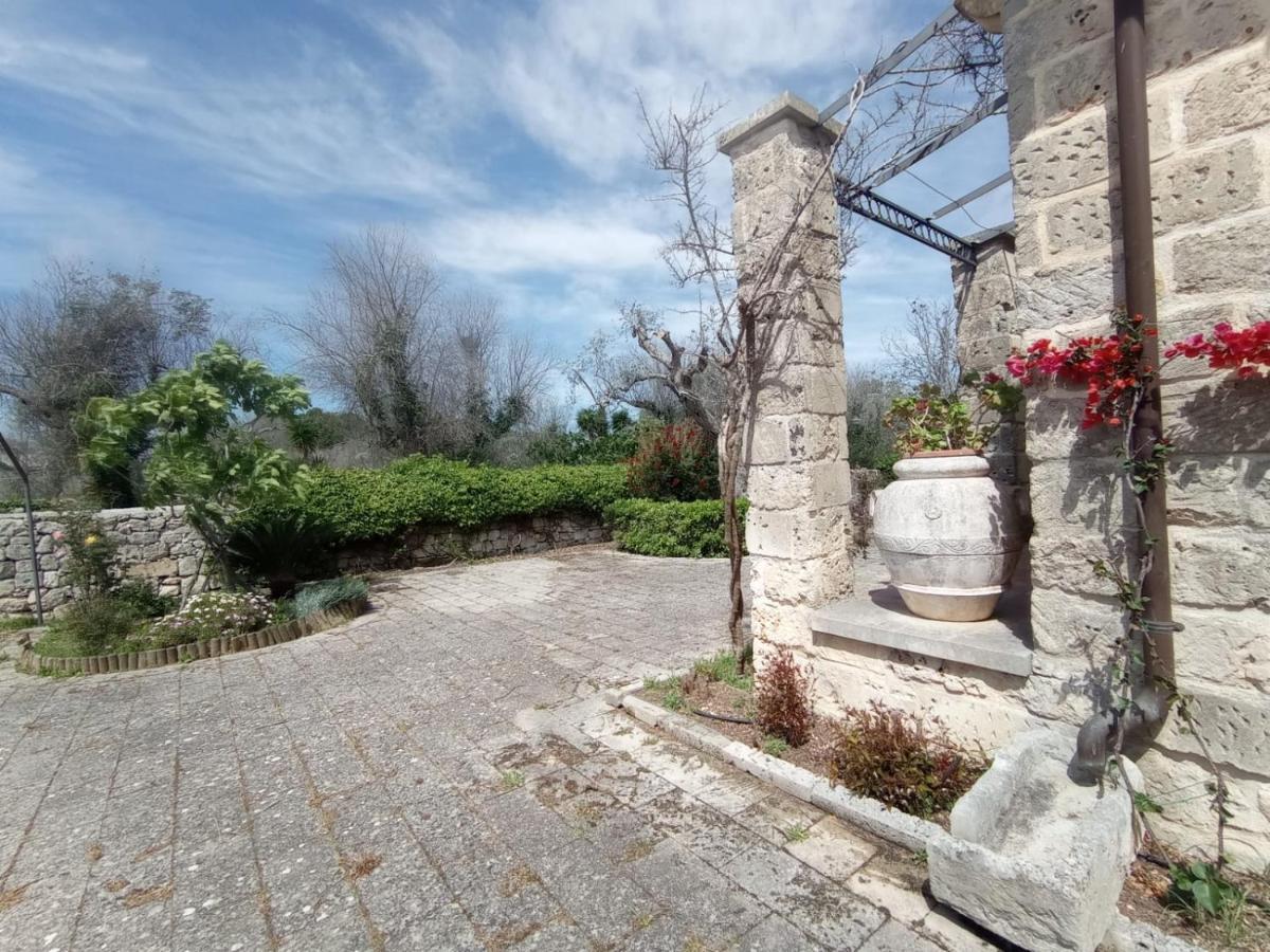 Casa Ulmi Con Piscina Bed and Breakfast Uggiano La Chiesa Exteriör bild