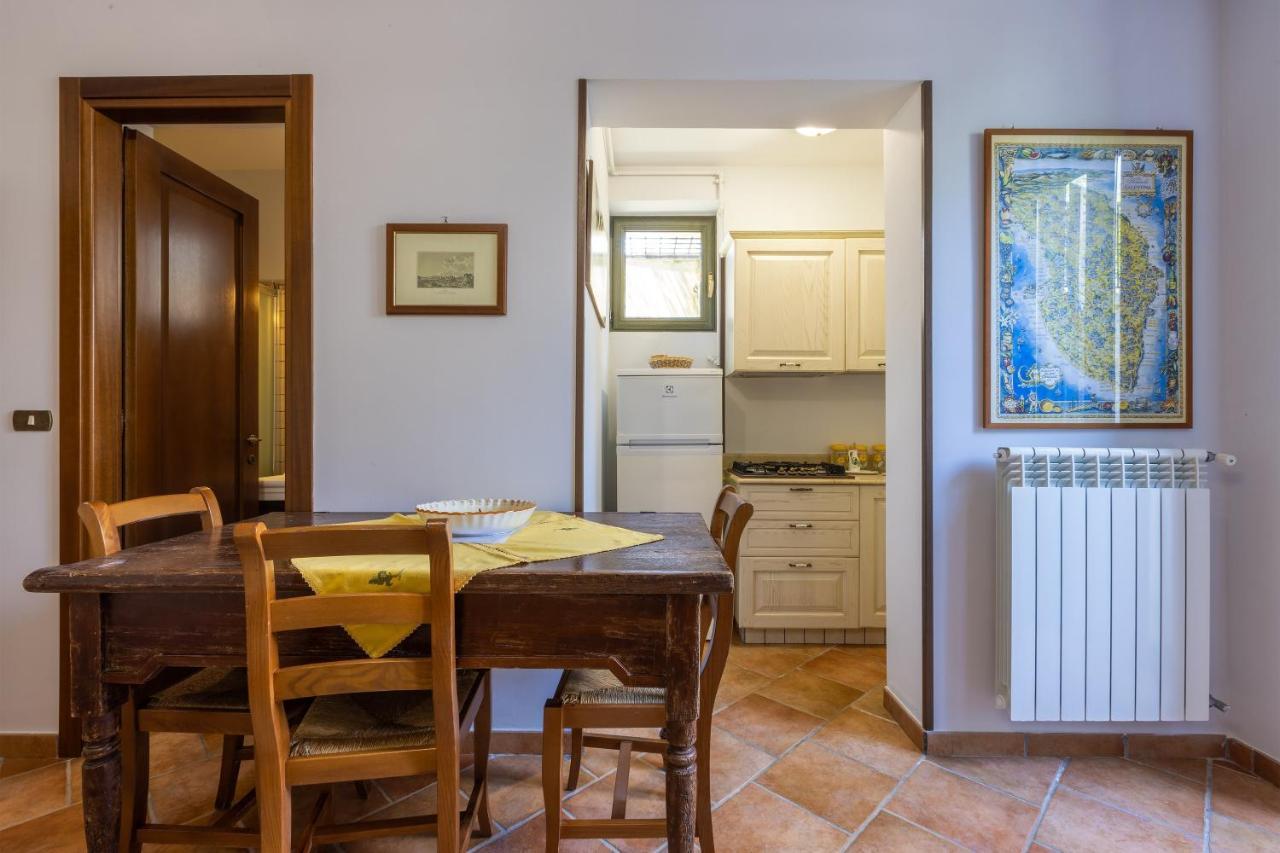 Casa Ulmi Con Piscina Bed and Breakfast Uggiano La Chiesa Exteriör bild