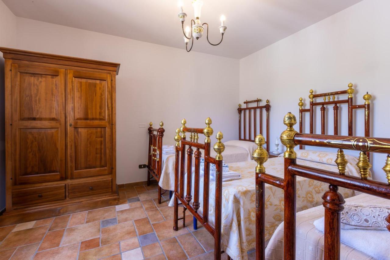 Casa Ulmi Con Piscina Bed and Breakfast Uggiano La Chiesa Exteriör bild