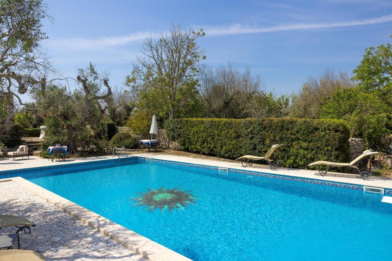 Casa Ulmi Con Piscina Bed and Breakfast Uggiano La Chiesa Exteriör bild